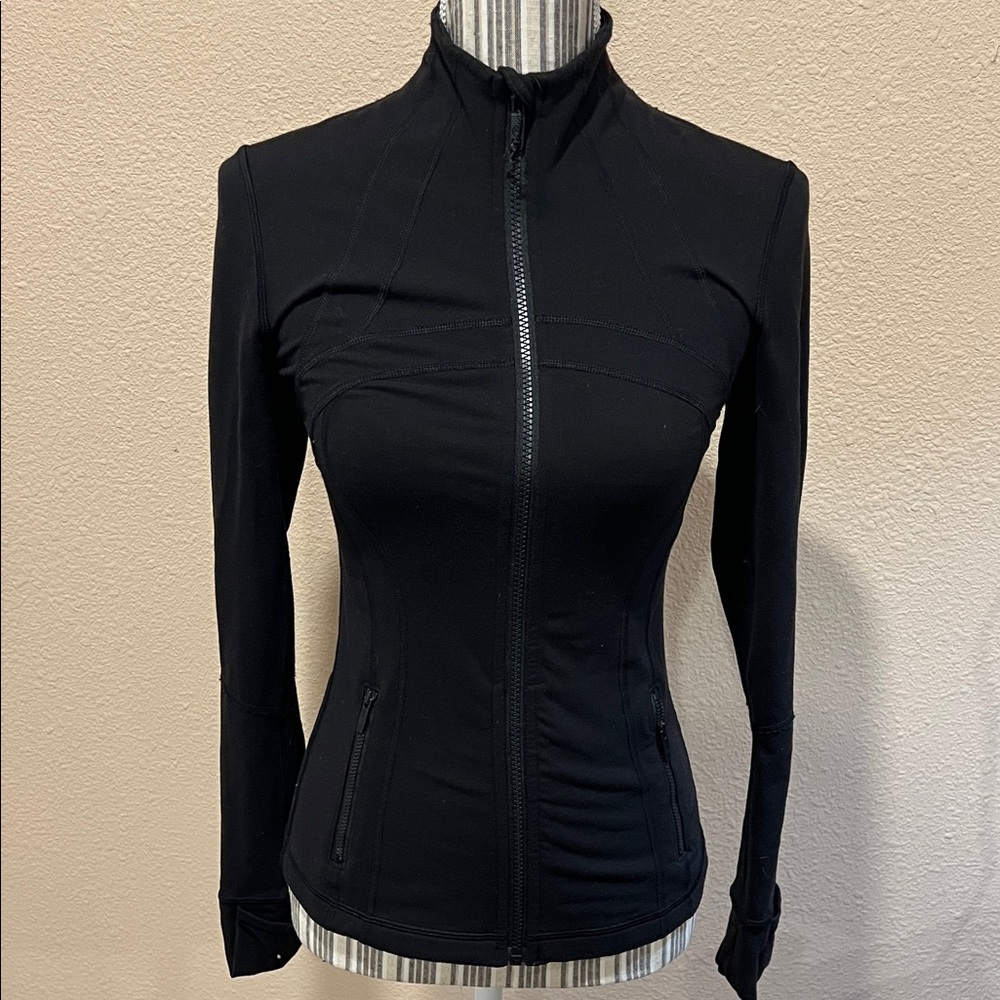 Lululemon Black Define Jacket. Size 4. Good condition